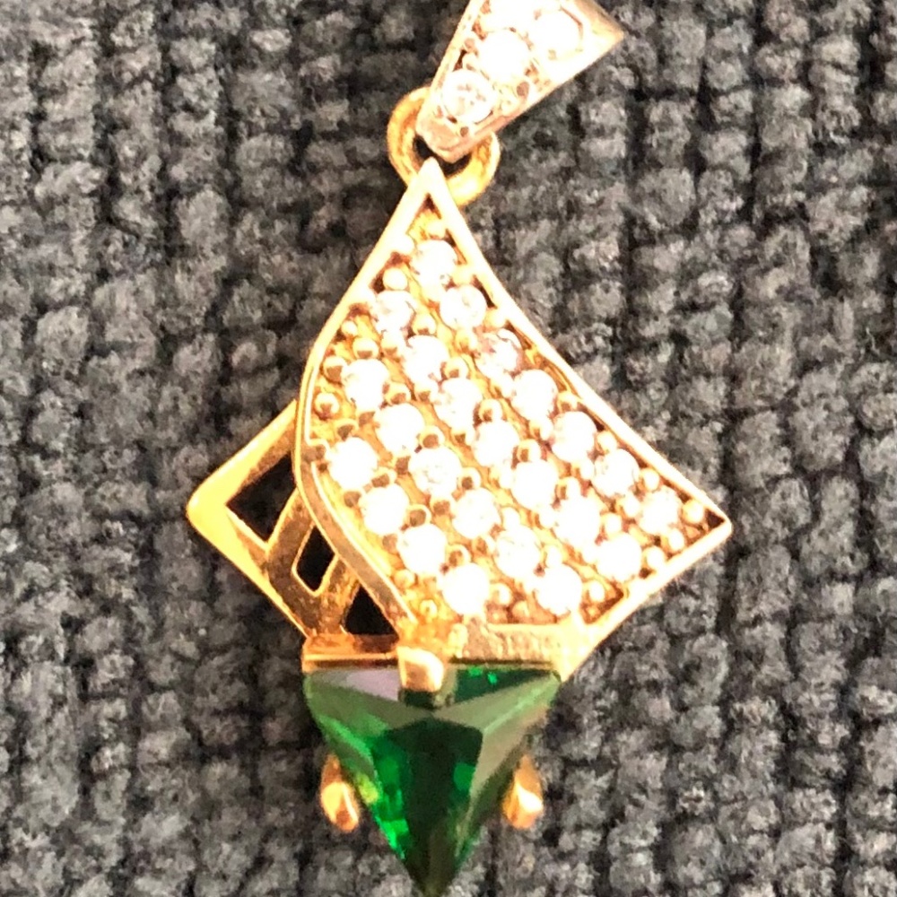 925 sterling silver pendent, matching pieces are in my listings